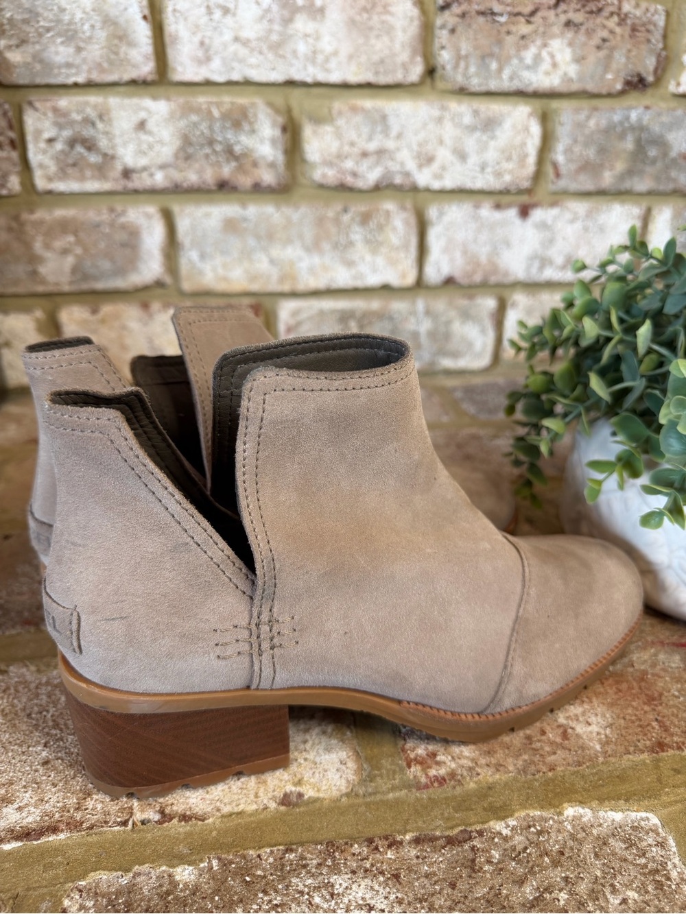 Sorel | Cate Cut Out Boot | Taupe Suede Cutout Ankle Bootie | 8